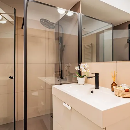 Seaanne - La Mare In Centrul Statiunii mamaia Apartamento *