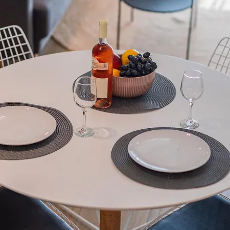 Apartment Seaanne - Apartament La Mare In Centrul Statiunii mamaia Mamaia