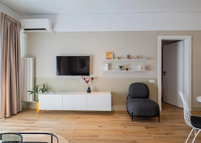 Seaanne - La Mare In Centrul Statiunii mamaia