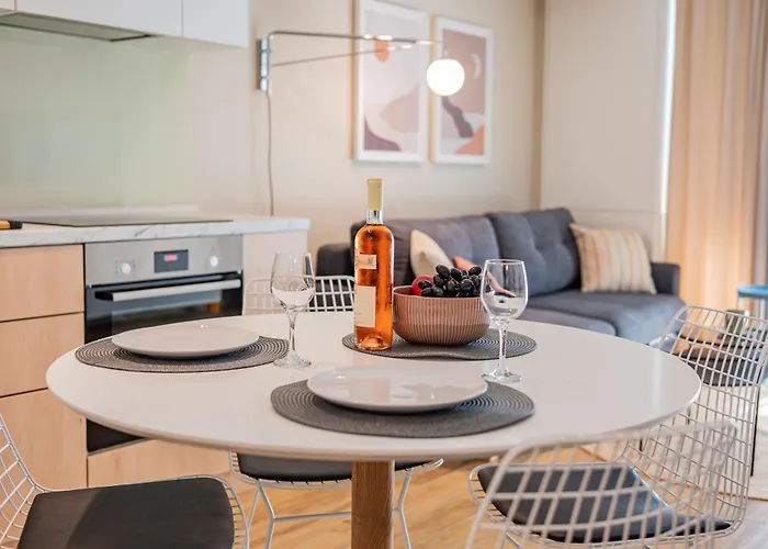 Seaanne - La Mare In Centrul Statiunii mamaia * Mamaia